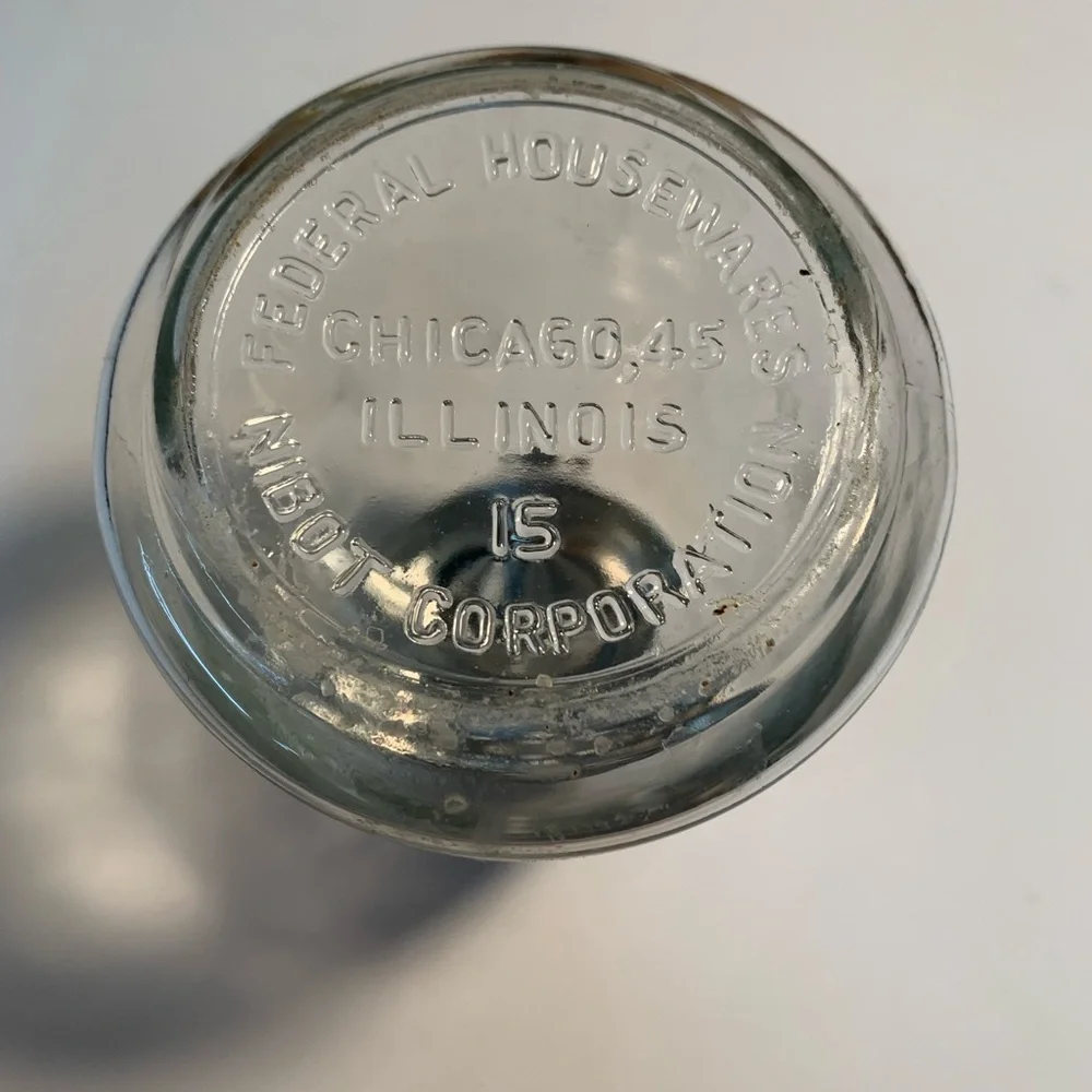 Vintage Retro Federal Housewares Chicago IL Glass Cheese Pepper Pizza Shaker